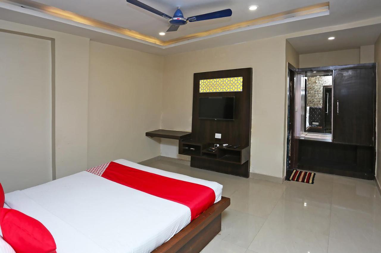 Hotel Oyo Flagship 43897 Redstone à Gwalior Extérieur photo