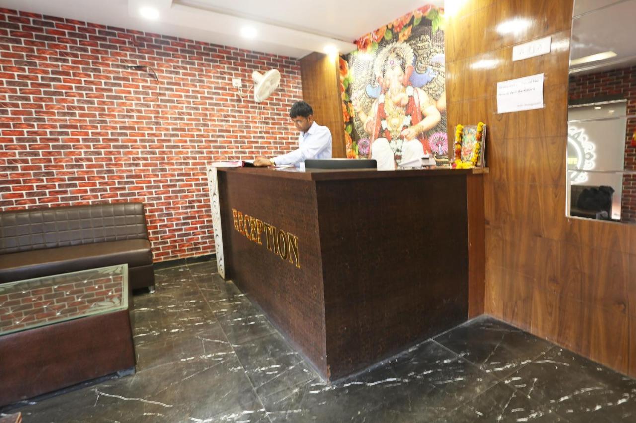 Hotel Oyo Flagship 43897 Redstone à Gwalior Extérieur photo