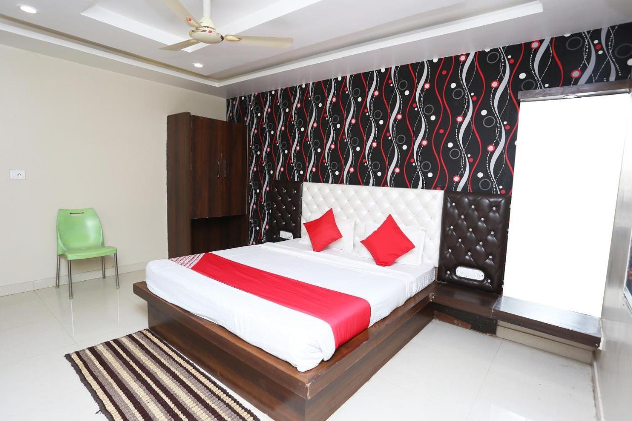 Hotel Oyo Flagship 43897 Redstone à Gwalior Extérieur photo