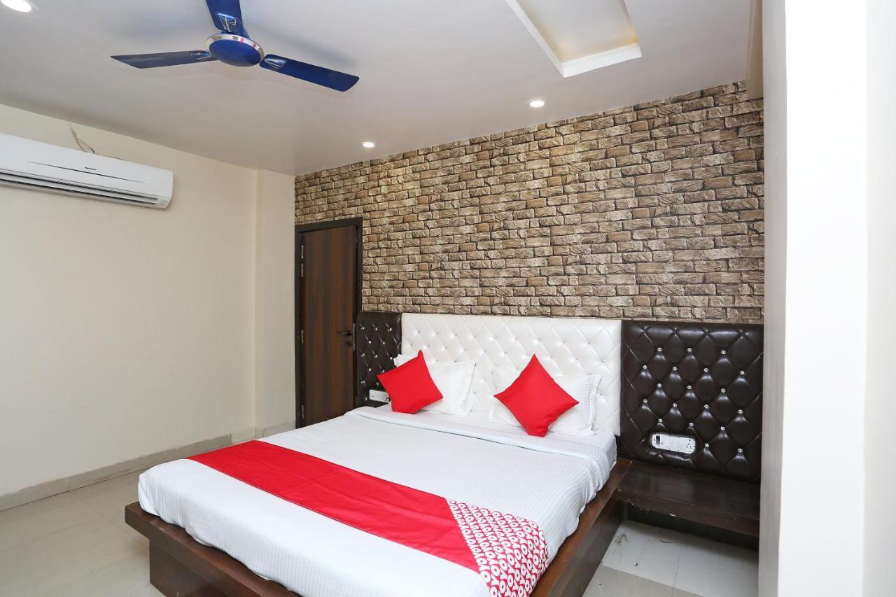Hotel Oyo Flagship 43897 Redstone à Gwalior Extérieur photo