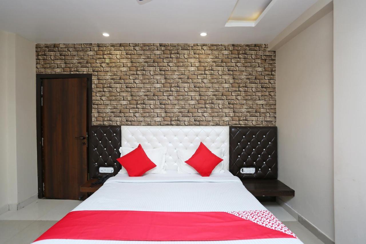 Hotel Oyo Flagship 43897 Redstone à Gwalior Extérieur photo